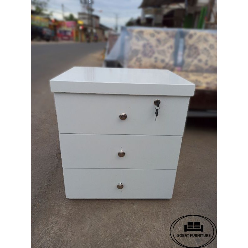 Meja Nakas Minimalis Roda