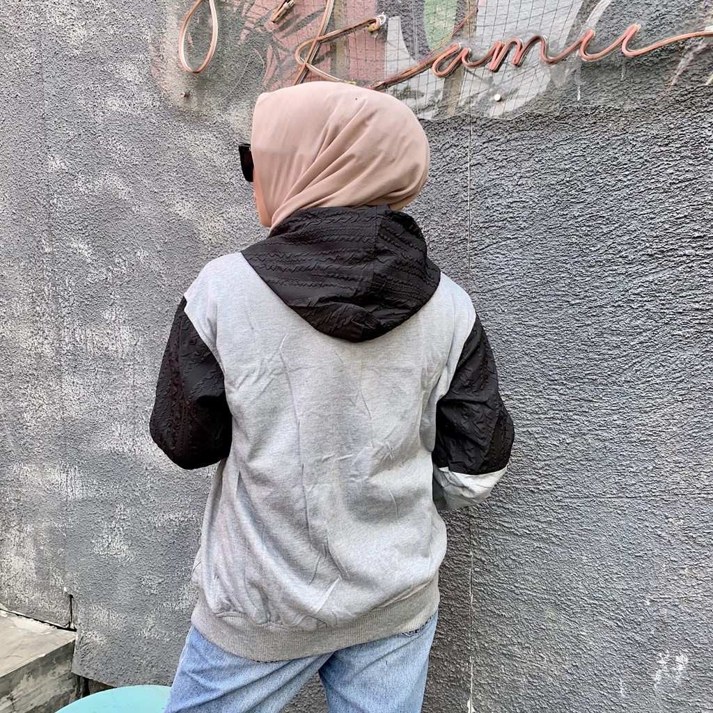 Jaket Sweater Zipper Bordir Kombinasi Qwilting GREYSUPRE-M