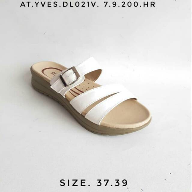 Sandal st.yves