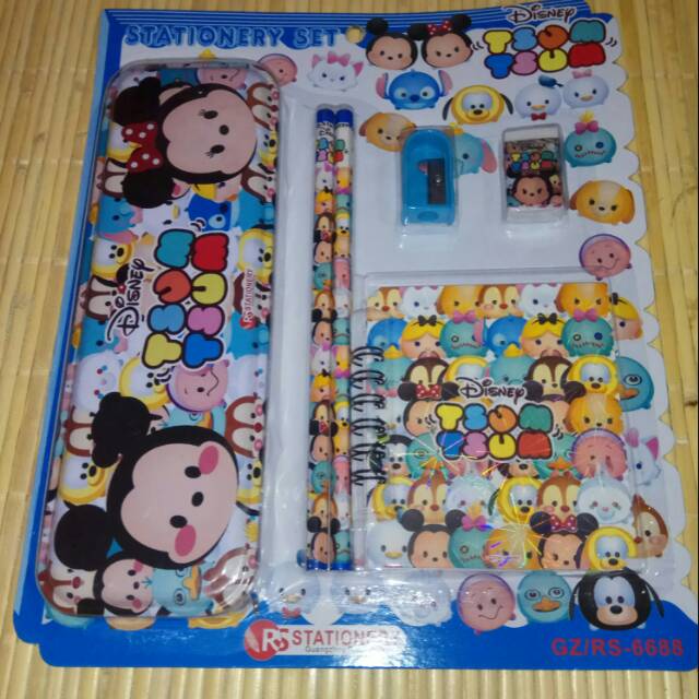 Set alat tulis karakter anak laki-laki dan perempuan