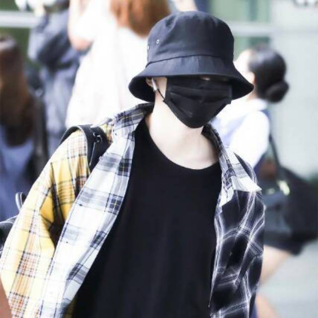 Black White Disposable Mask/Masker Kpop Hitam Putih BTS/Masker Boyband/Korean Mask/Kpop mask Korea