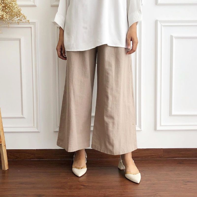 Yona Pants by Fixpose