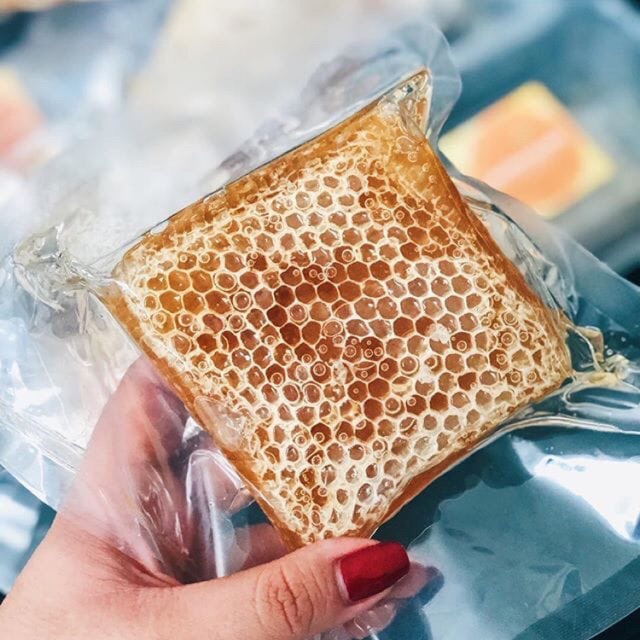 

Honeycomb 250gram (madu + sarang)