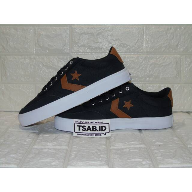 Converse courtlandt original