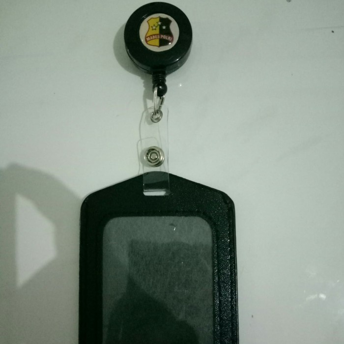 

Lucu Name Tag Id Card Kulit Kalep Hitam Plus Yoyo Dan Logo Mabes Polri Sale!!!