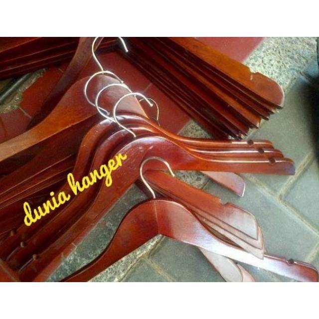 Hanger kayu warna COKLAT gelap gantungan baju dewasa ( 1 PCS )