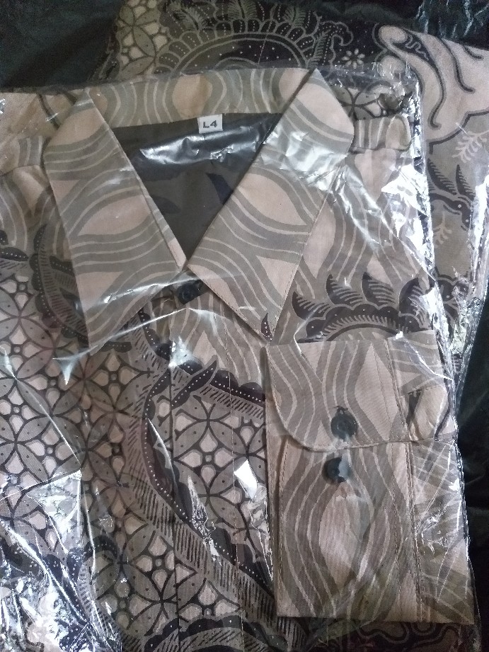 Kemeja Batik Navy Lengan Panjang Bahan Katun Halus Motif Peksi