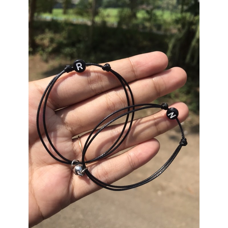 Gelang Inisial Magnet Bulat Hitam / Gelang Magnet