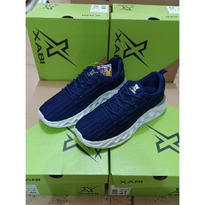sepatu running xabi delta run