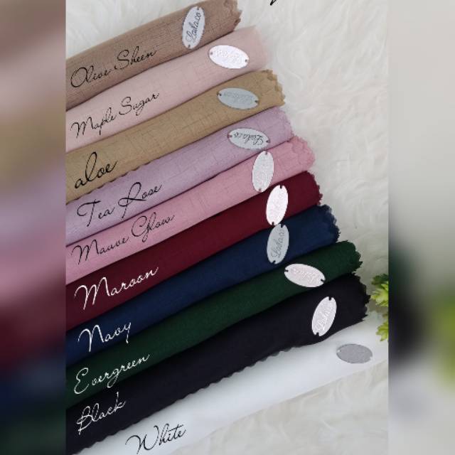 LAILA HIJAB/ULTRAFINE VOAL/HIJAB SEGIEMPAT/HIJAB LASERCUT/PREMIUM HIJAB/SIZE 120X120CM