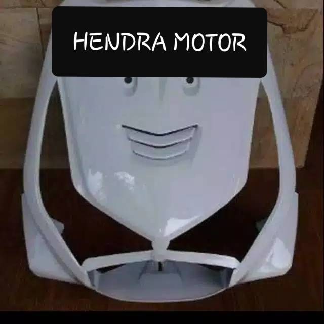 Tameng depan beat karbu putih