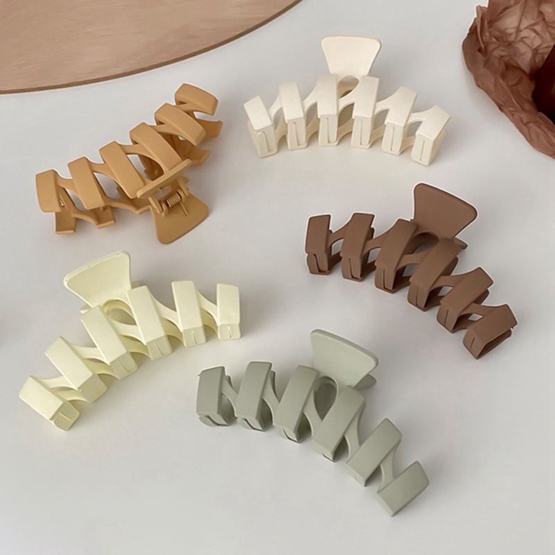 Jepit Rambut Bentuk Hiu Ukuran Besar Untuk Kepala