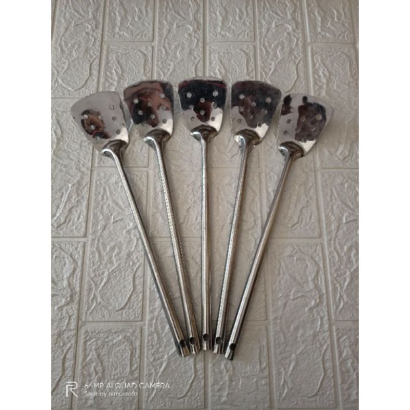 Sutil spatula stainless lubang besar / sodet stainless / sutil stainless