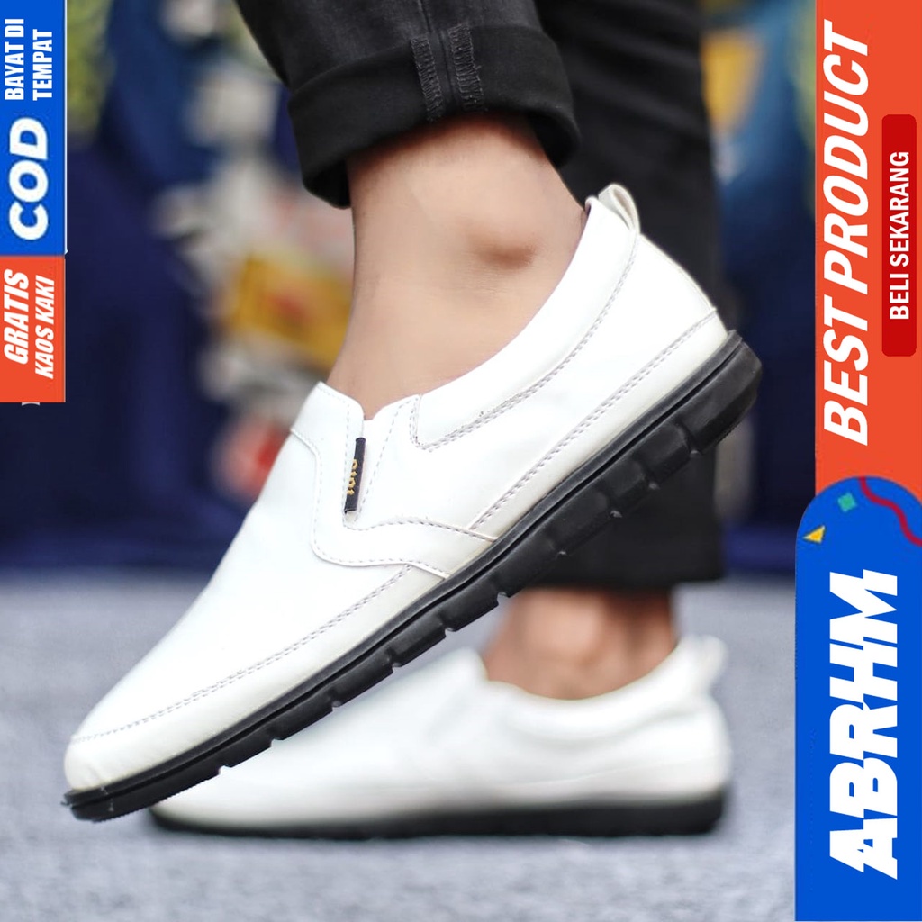 Sepatu Slip on Pria Santai Casual Formal Kulit Syntetic Kerja Kantor Kuliah Kondangan Hitam Keren Terbaru