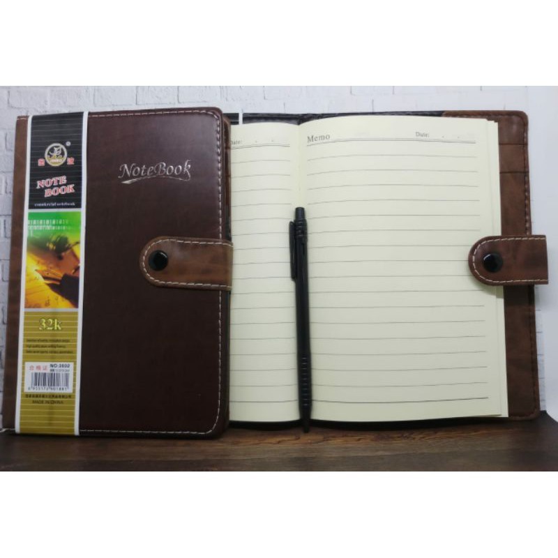 

Agenda / Diary Kulit Kancing / Notebook 3032 (Ukuran A5)