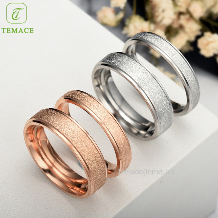 Cincin Silver / Rose Gold Hias Kristal Cubic Zircon Bentuk Hati Klasik untuk Wanita