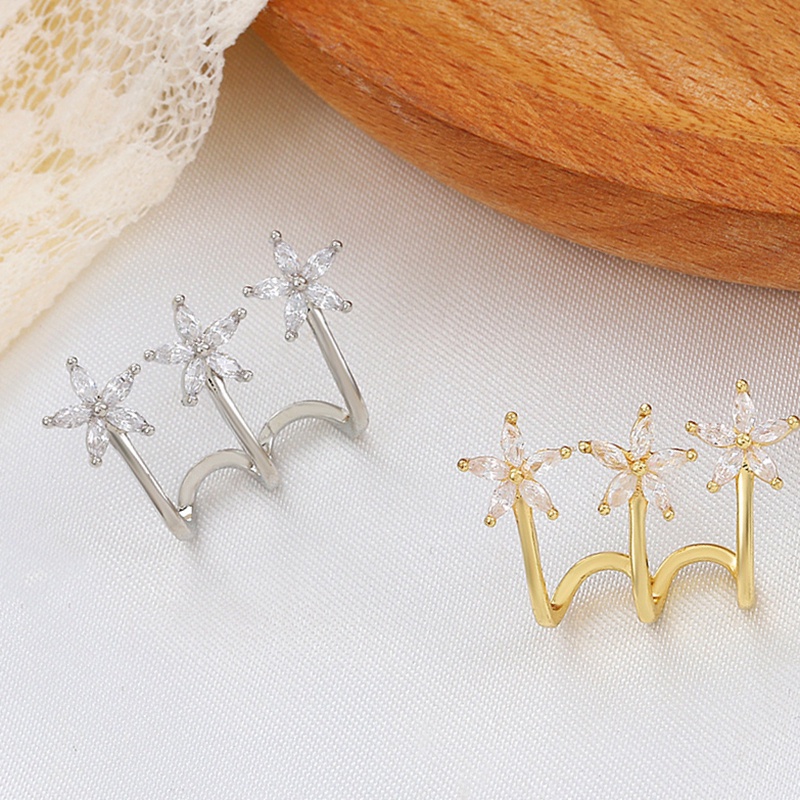 Anting Stud Desain Tiga Bunga Kecil Gaya Perancis Untuk Wanita