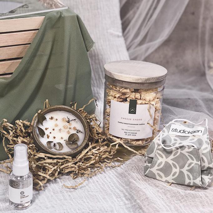 

Ramadan Hampers/ Parsel Lebaran/ Hampers Eid Mubarak- Mayra - Sagu Keju Indhfebria