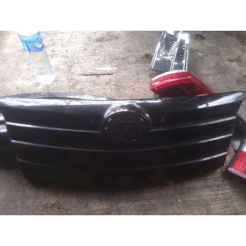 grill daihatsu luxio 2016