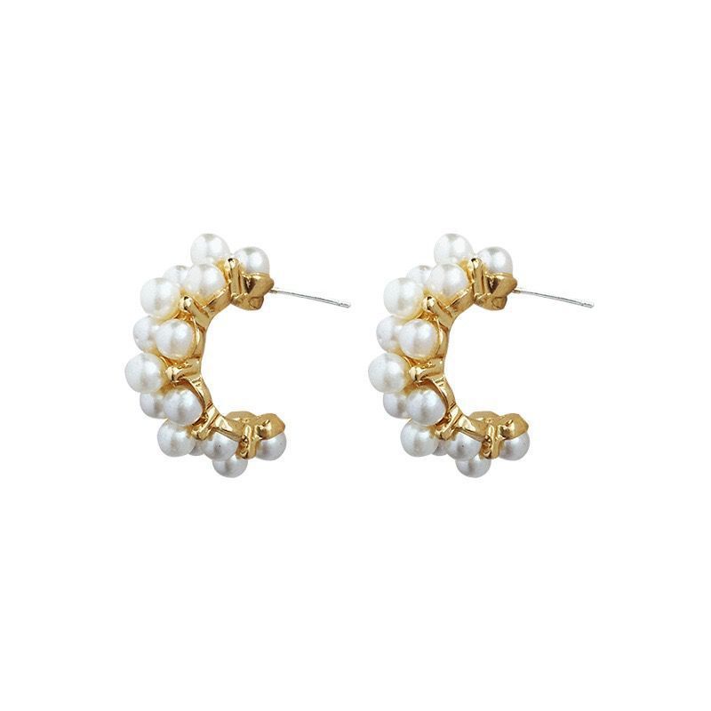 Anting Tusuk Mutiara Simple Pendek Berbentuk C Elegan Wanita (Takota 025)