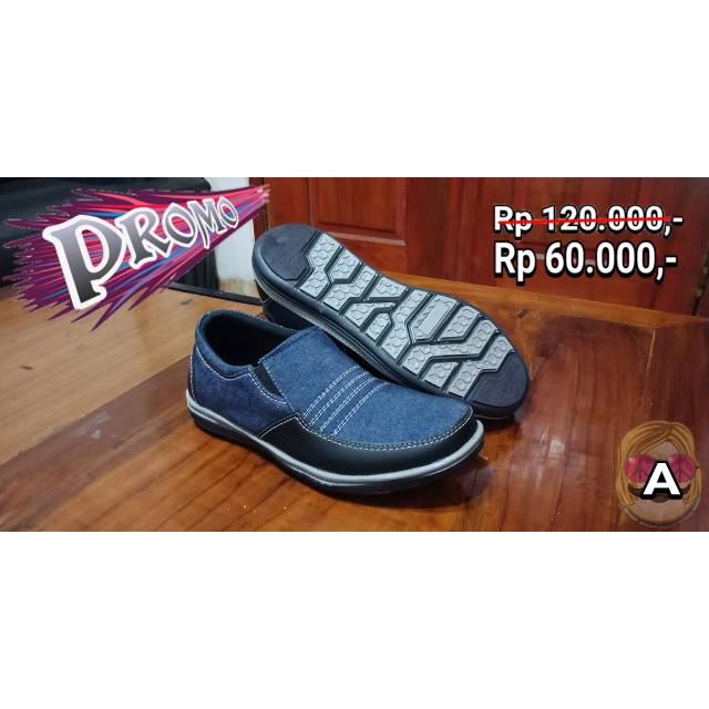 Sepatu Slop Levis Biru