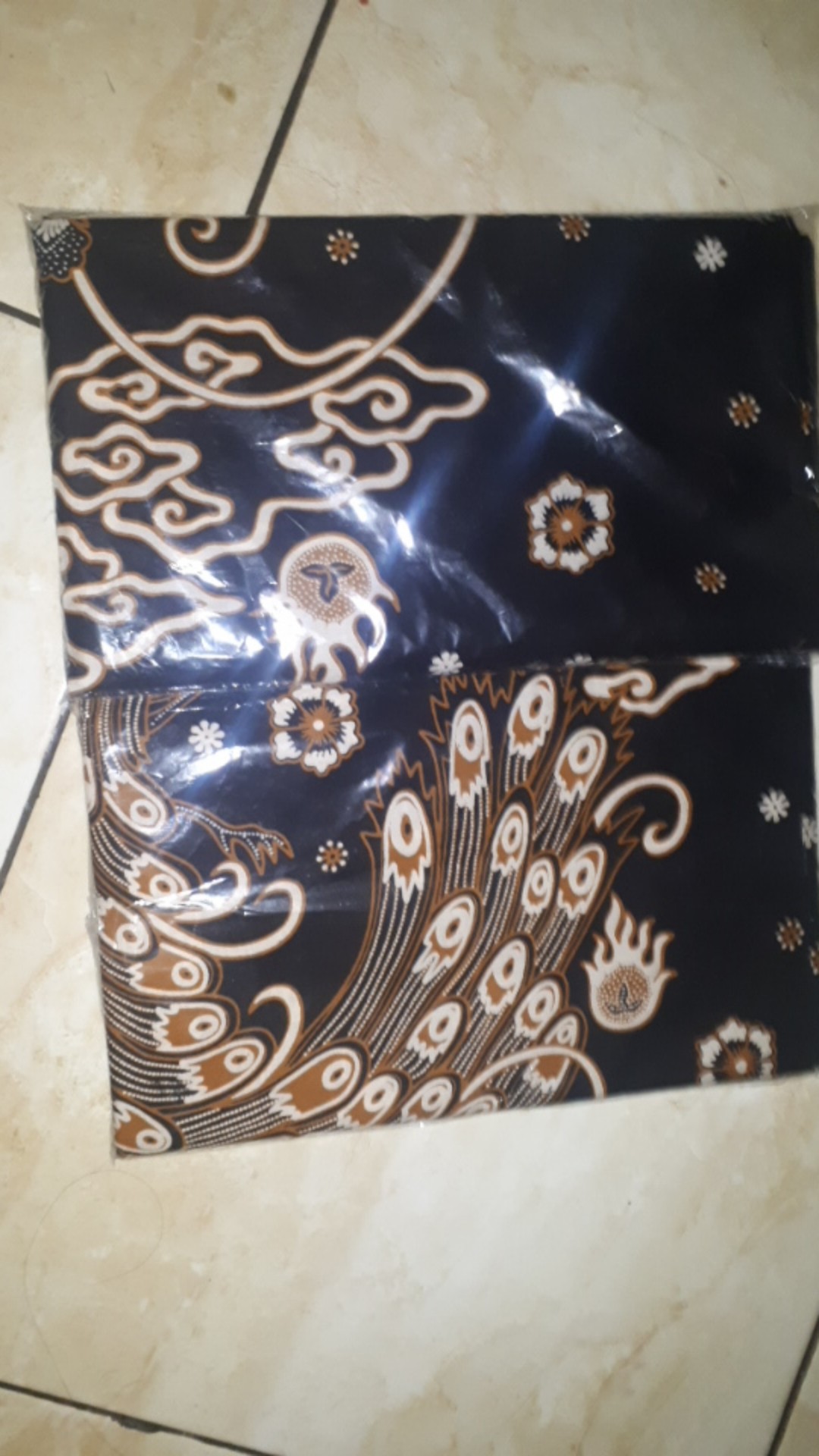 (best Seller) Kain Batik Solo Motif Burung Merak Warna Dasar Hitam