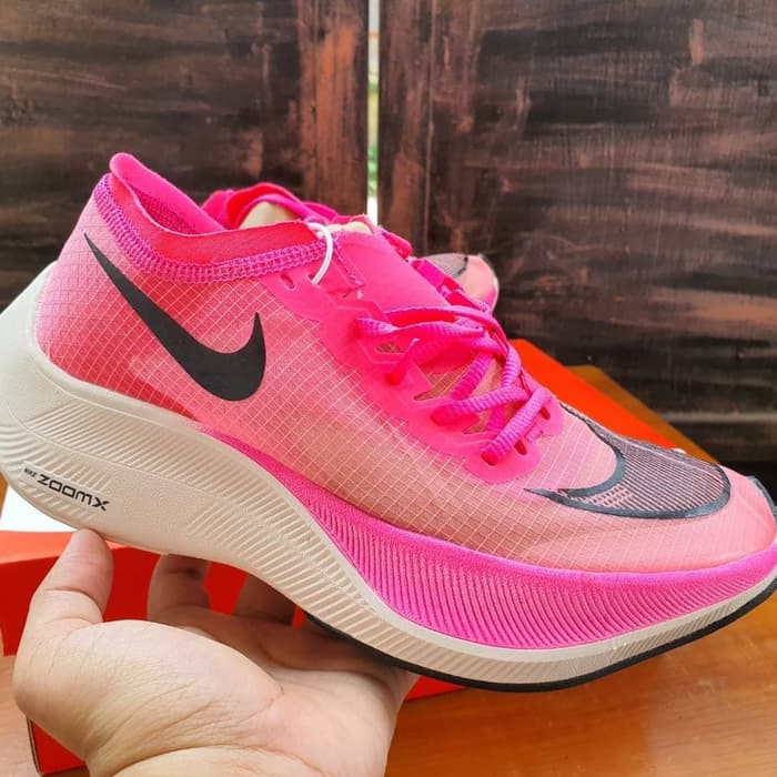 nike zoomx pink