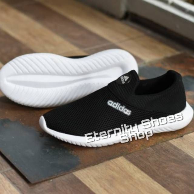 Sepatu Sneakers Tanpa Tali Pictures JPG