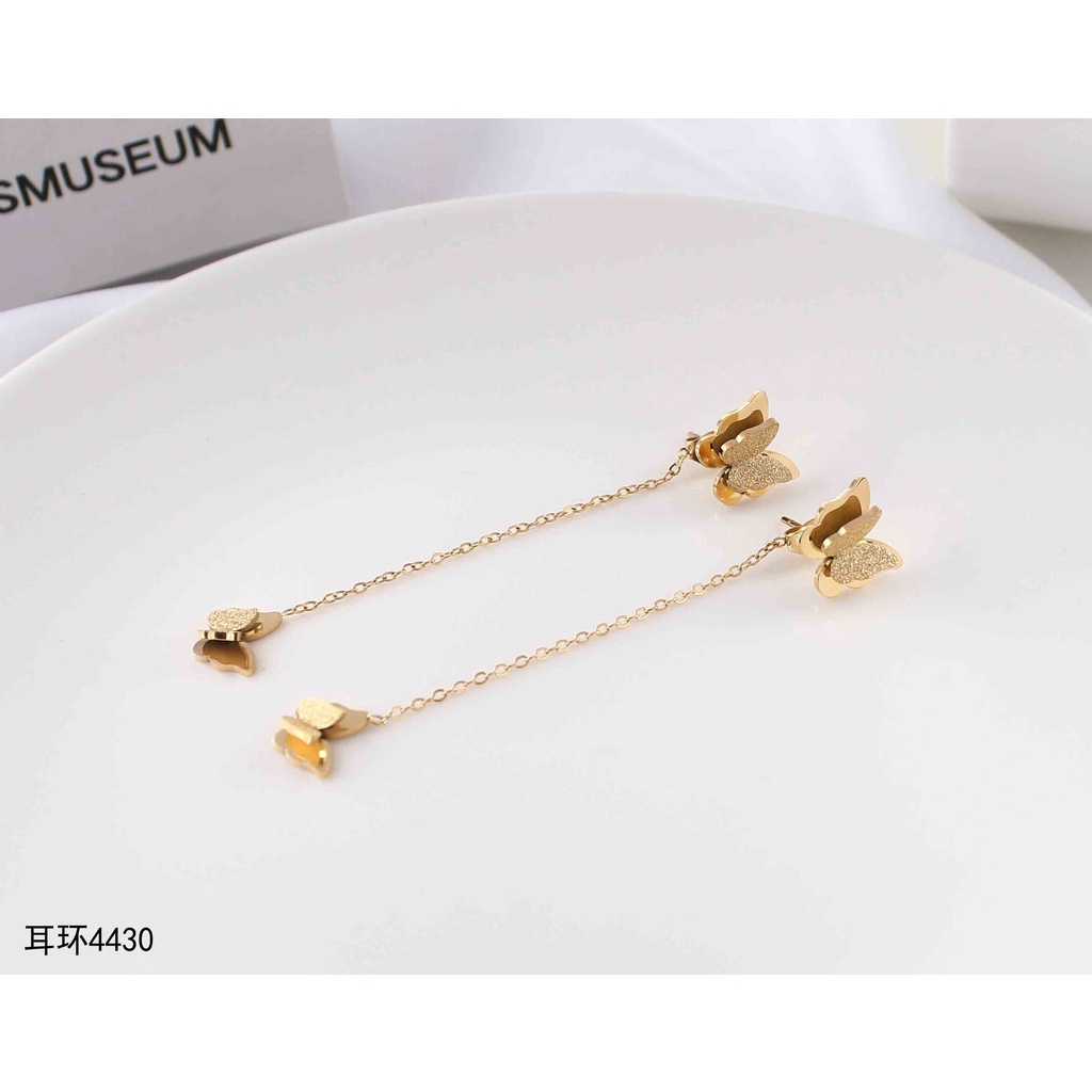 Anting tusuk titanium kupu 024