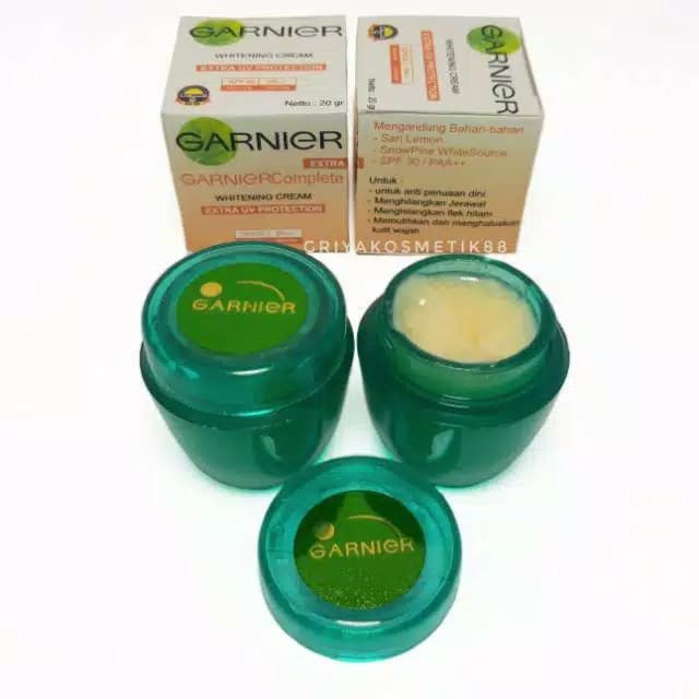 2pcs Garnier Complete Krim Pemutih Siang Dan Malam