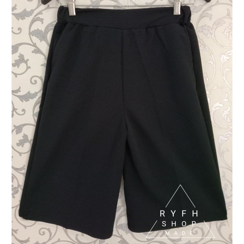 Celana kulot pendek dewasa wanita 3/4 - 7/8 motif Polos wafel crepe termurah dan Terlaris-Hitam