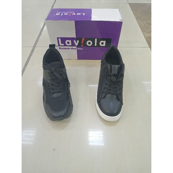 Sepatu sneakers laviola