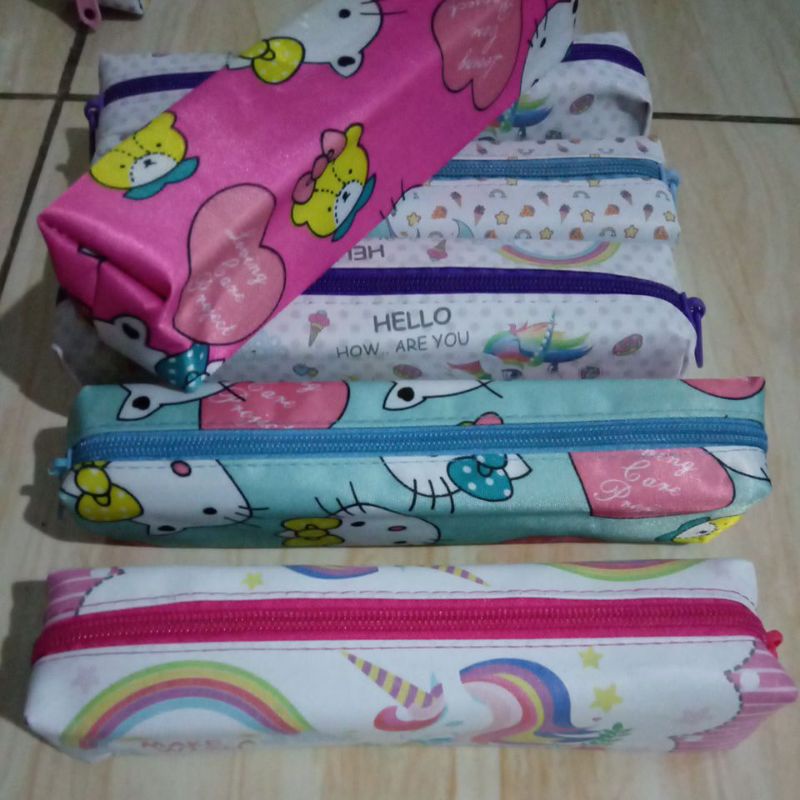 

TEMPAT PENSIL UNICORN & HELLOKITTY