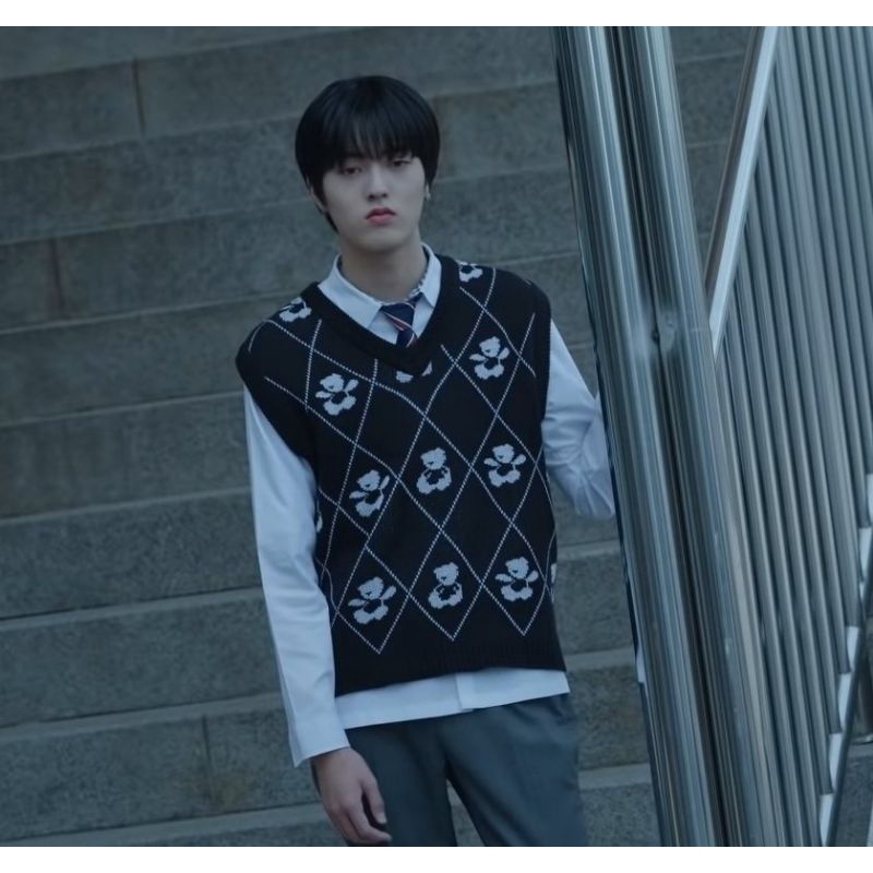 vest bear haruto/lee know/bae jinyoung