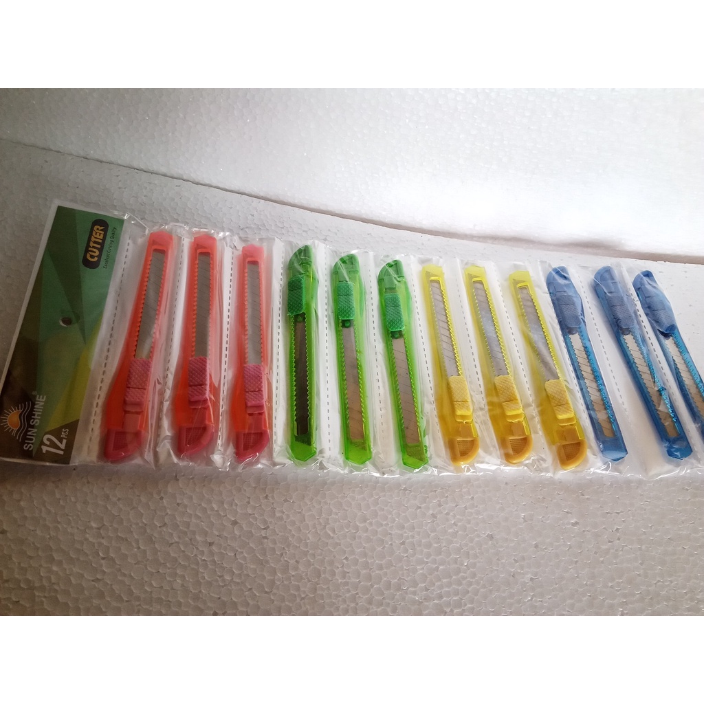 

Cutter transparan kecil dan besar /12pcs cutter/alat potong/silet tajam