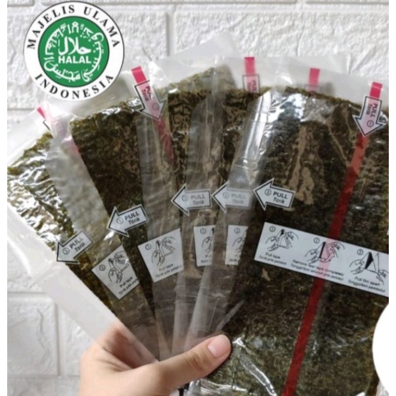 

Nori Onigiri Wrapper Halal MUI 5 lembar/ Rumput laut nasi kepal triangle sushi nori