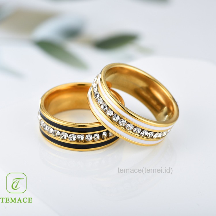 Cincin Titanium Wanita Pria Emas Warna Gold Anti Karat