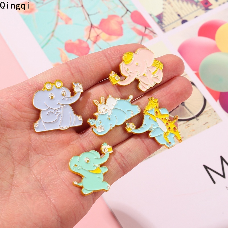 Bros Pin Enamel Bentuk Kartun Hewan Gajah Bahan Alloy Untuk Aksesoris Pakaian