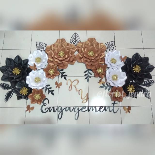 

paperflower brown-white-black