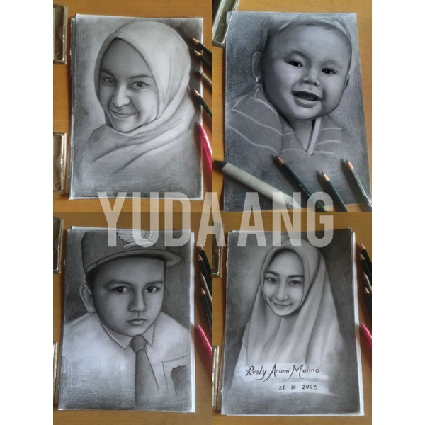 

hadiah unik lucu lukis wajah karikatur pensil warna karakter murah lukisan tangan hiasan dinding