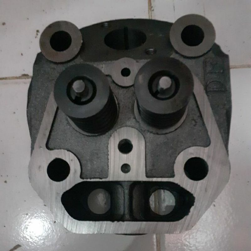 deksel komplit/cylinder head assy mesin diesel dong feng S 1115(24pk)komplit