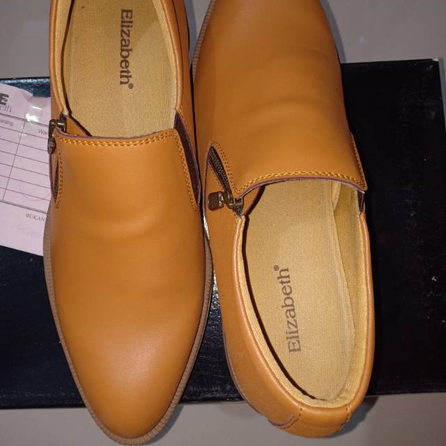 Preloved Casual Shoes ELIZABETH ORIGINAL