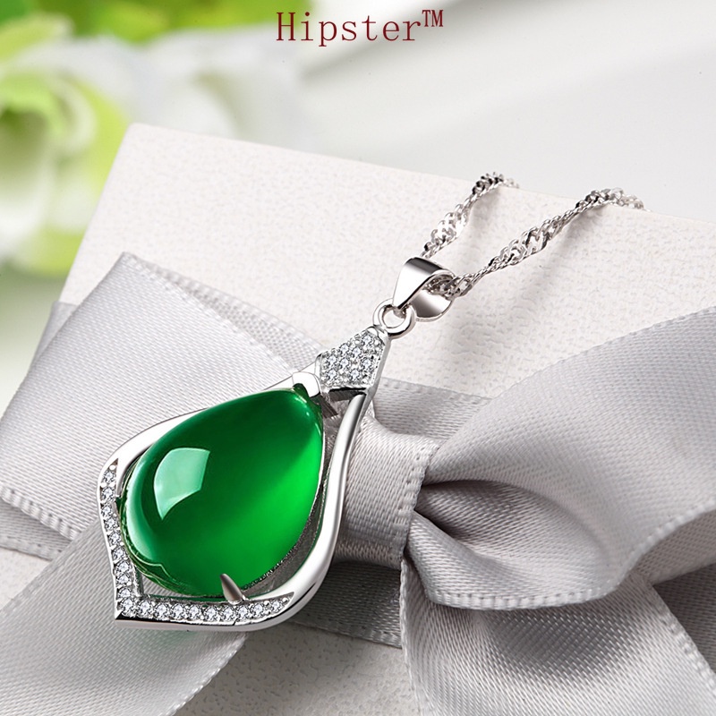 Retro Diamonds Light Luxury White Gold Color Simple Hollow Pendant Necklace