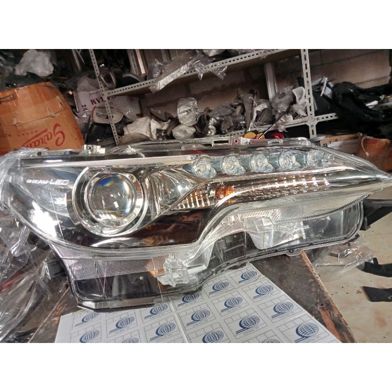 headlamp Fortuner vrz original