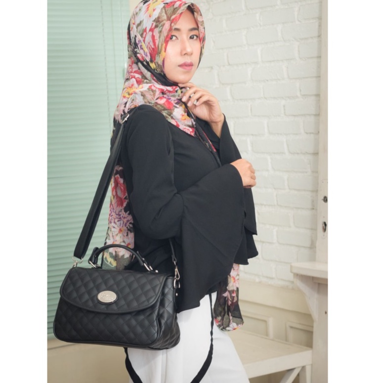 Prianka My Qeena By Kirana Stuff