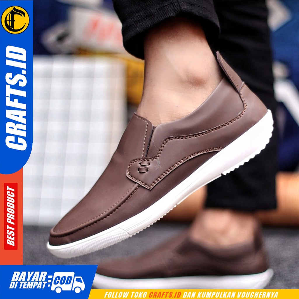 CRAFTS Horyu - Sepatu Slip On Pria Casual