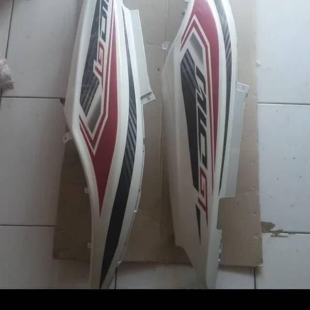 Body samping mio GT warna putih
