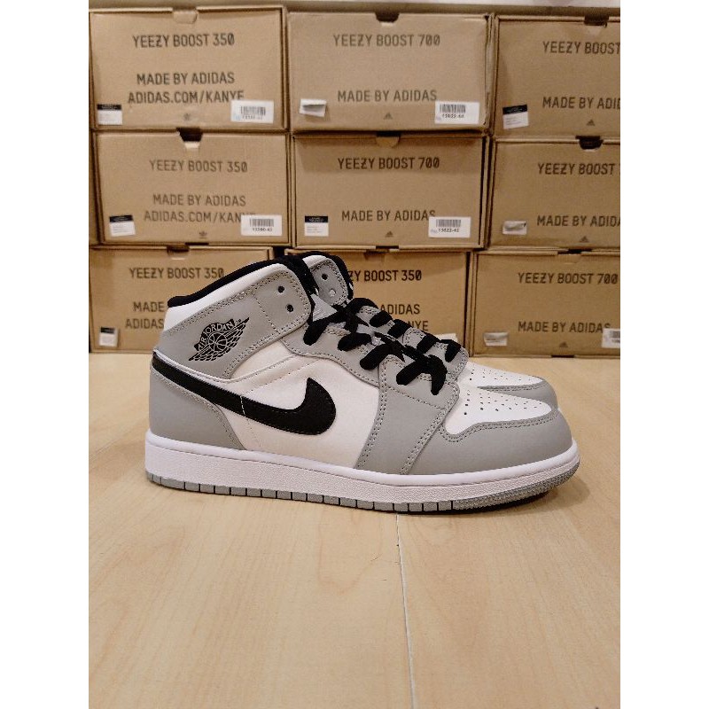 Jordan 1 mid light smoke grey - light smoke grey black white