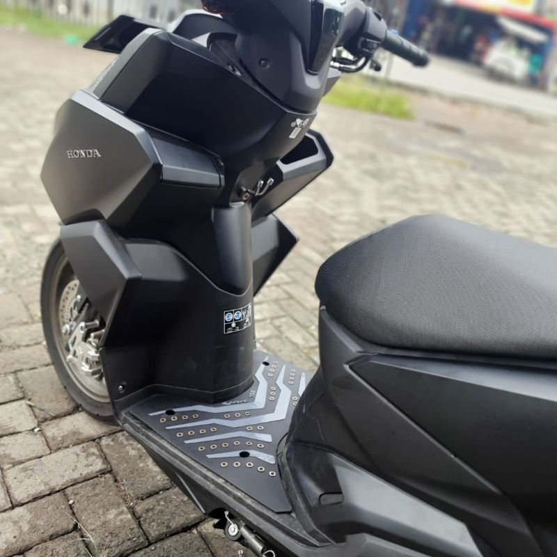 Karpet Vario 160 Pijakan Alas Kaki New VARIO 160 2022 ORIGINAL AHM