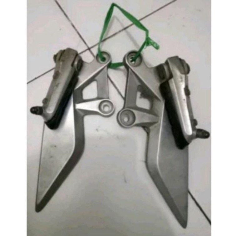 foot step depan 2nd ori cb150r old k15